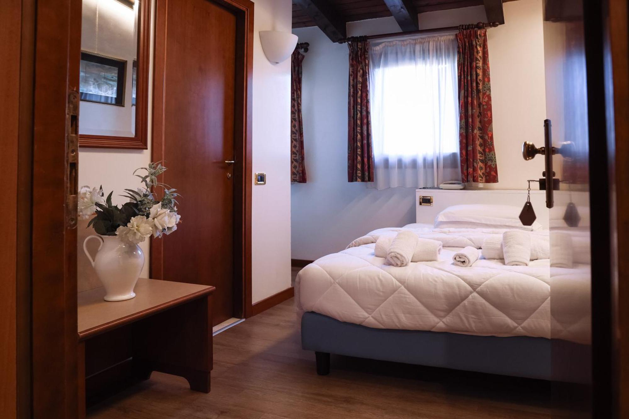 Hotel Villa Sara ميستر المظهر الخارجي الصورة