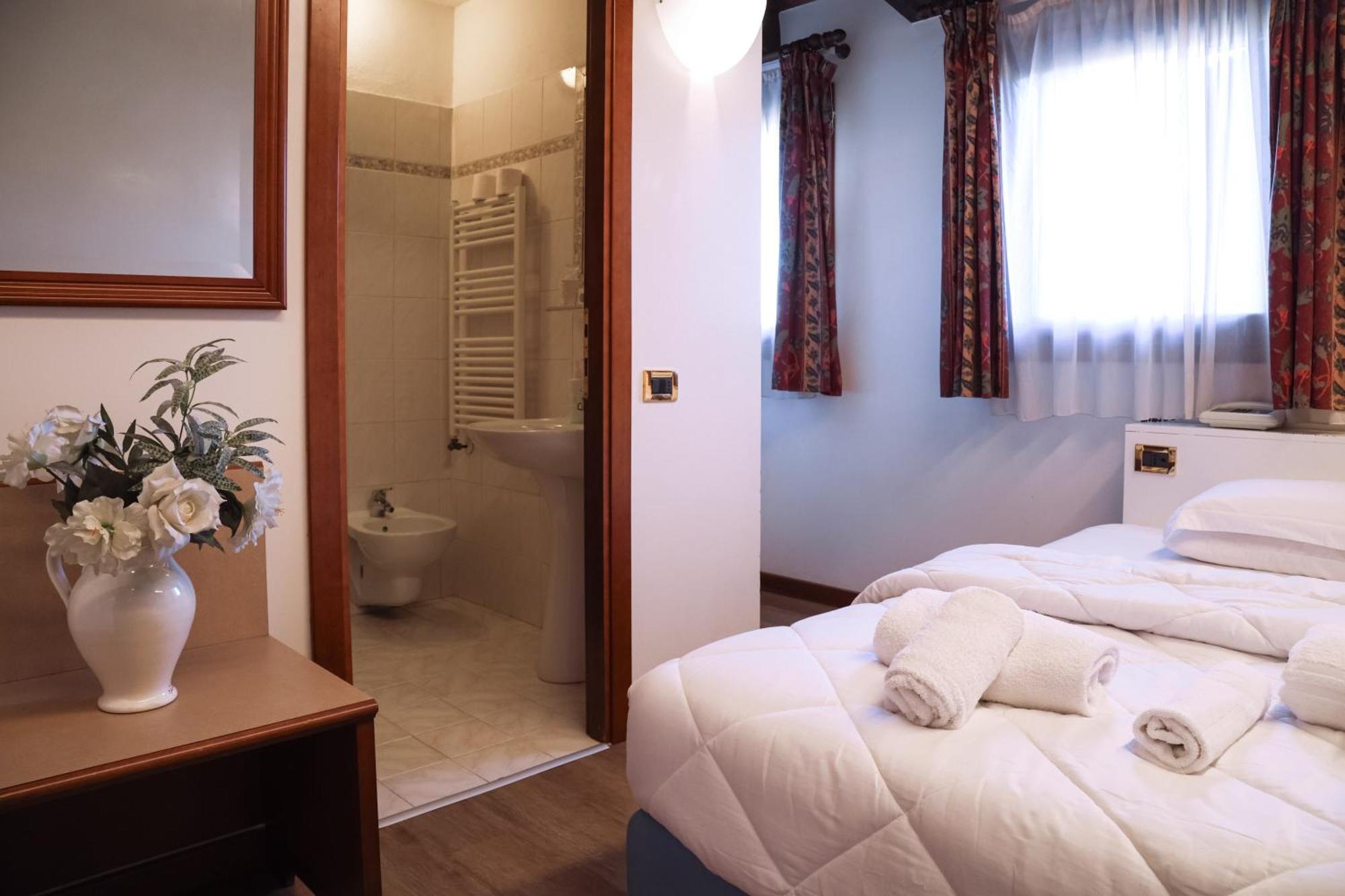 Hotel Villa Sara ميستر المظهر الخارجي الصورة