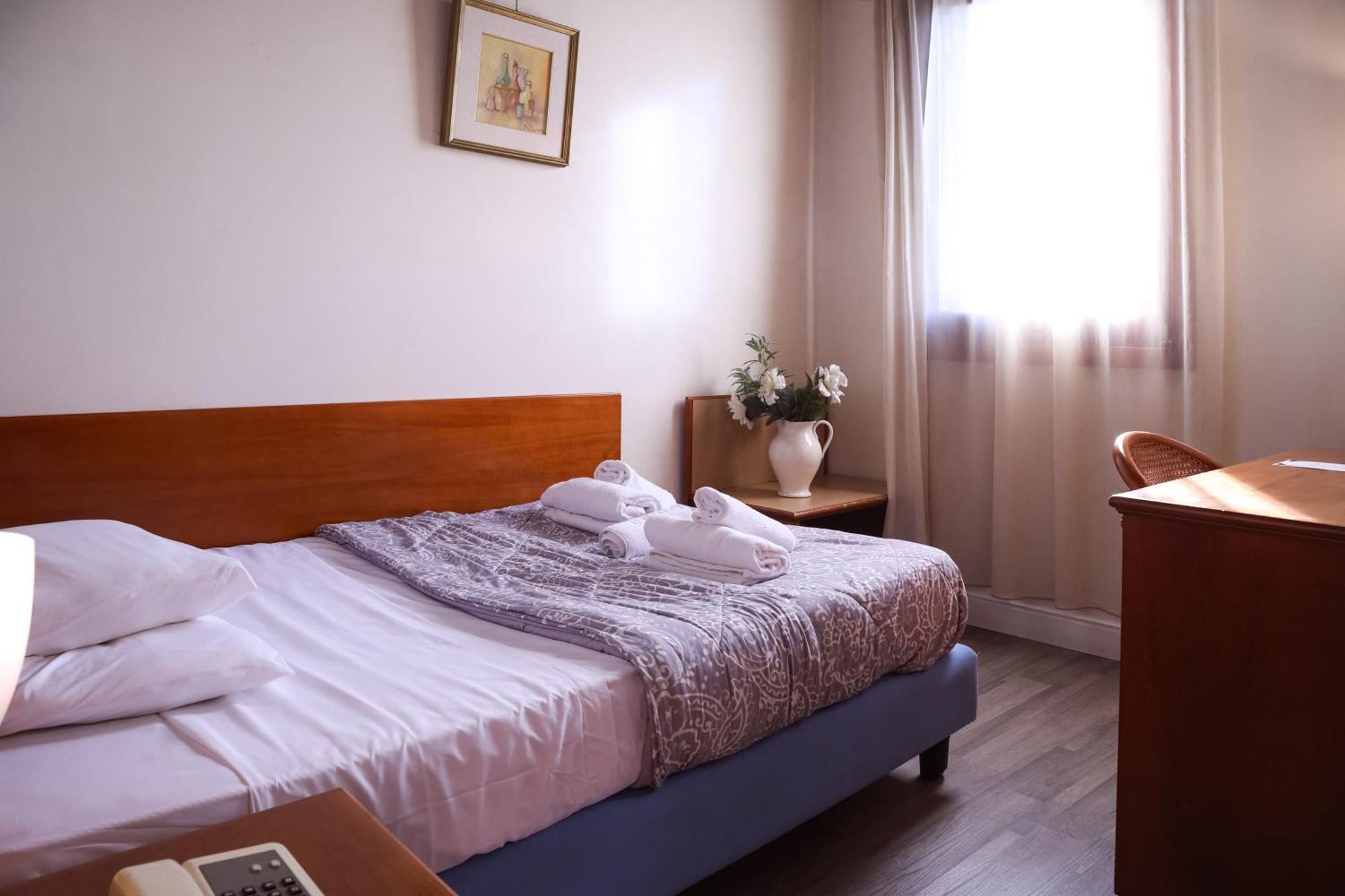 Hotel Villa Sara ميستر المظهر الخارجي الصورة