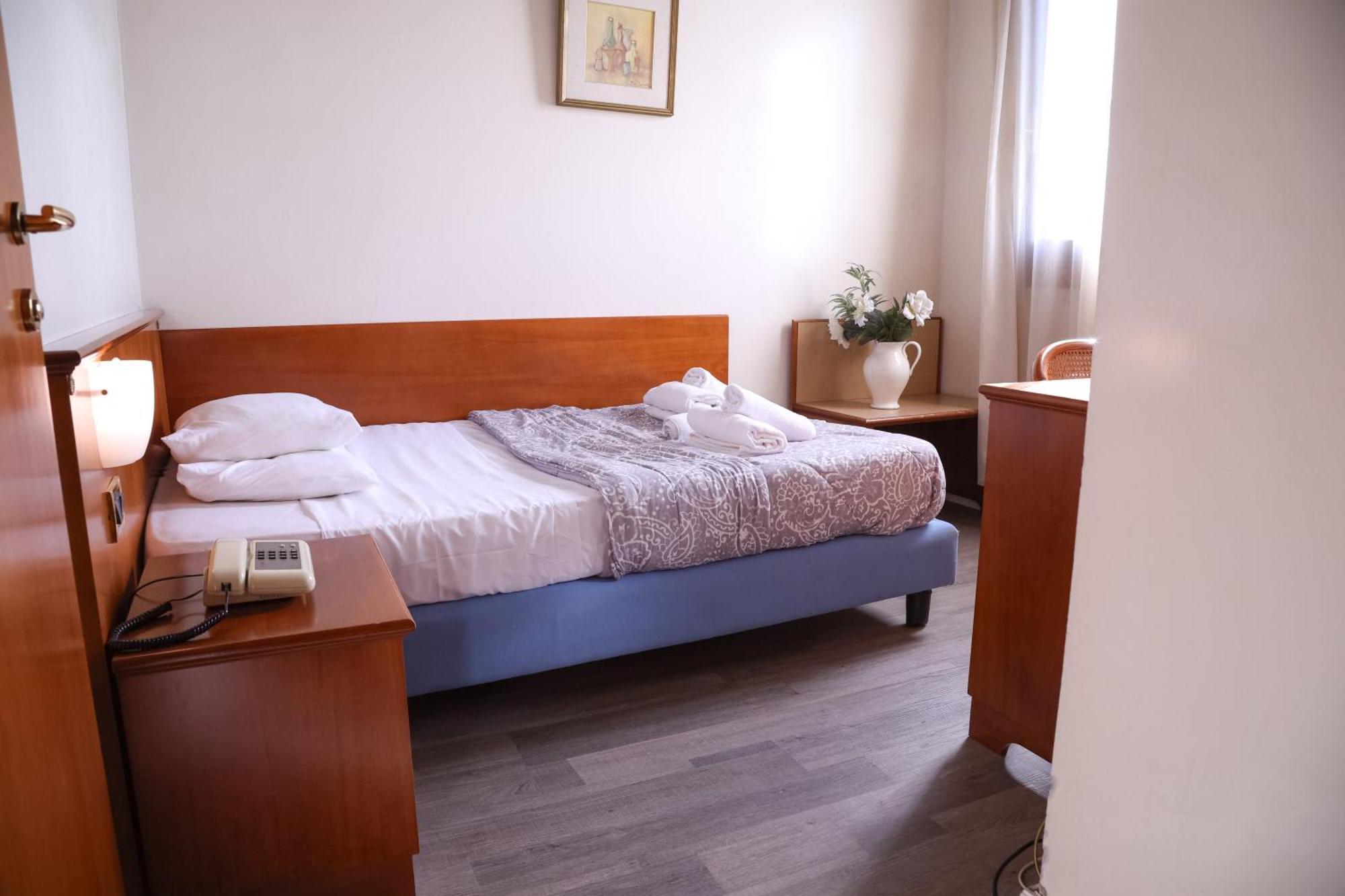 Hotel Villa Sara ميستر المظهر الخارجي الصورة